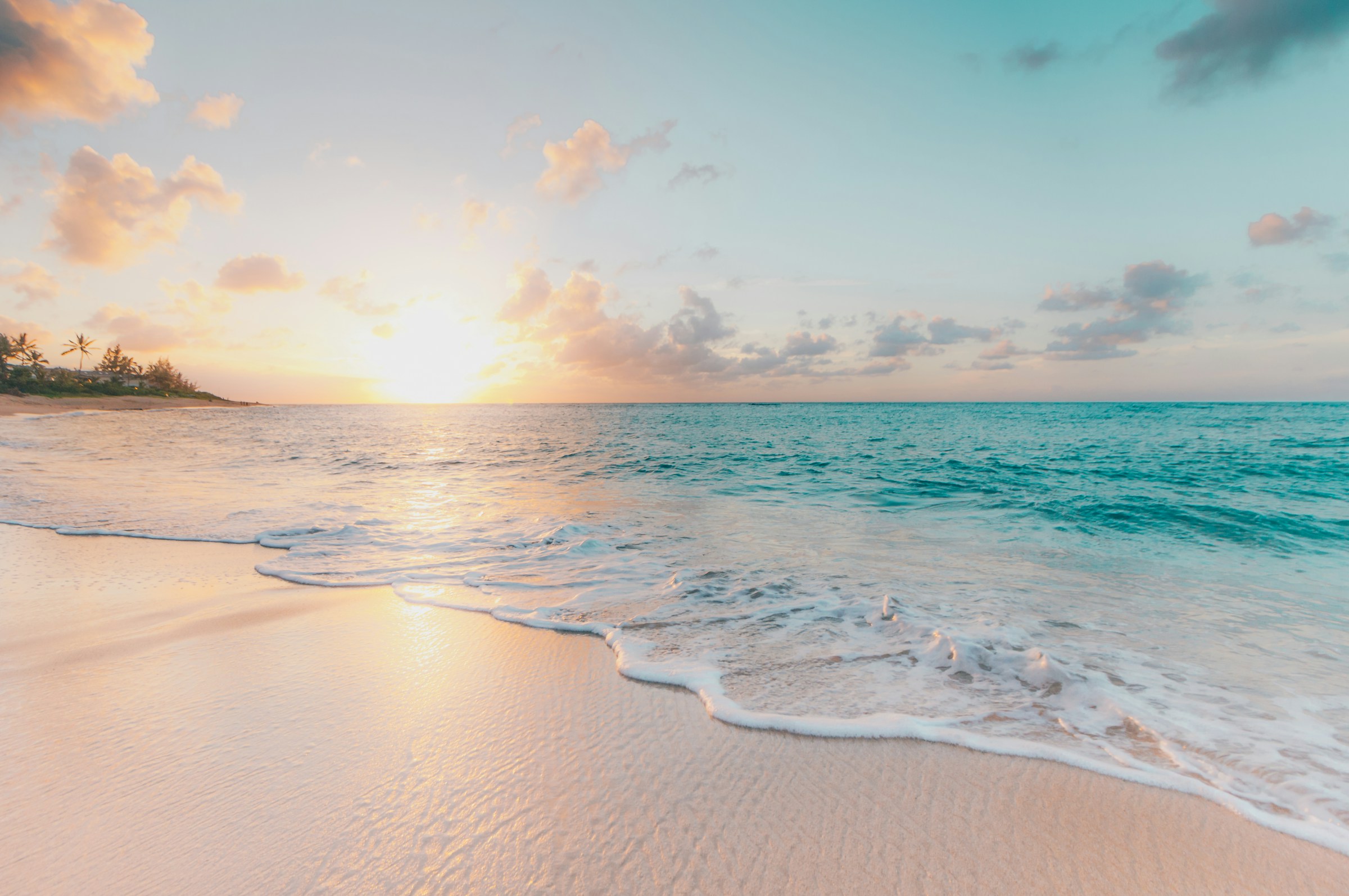 Prachtig Caribisch strand met turquoise water bij Curaçao